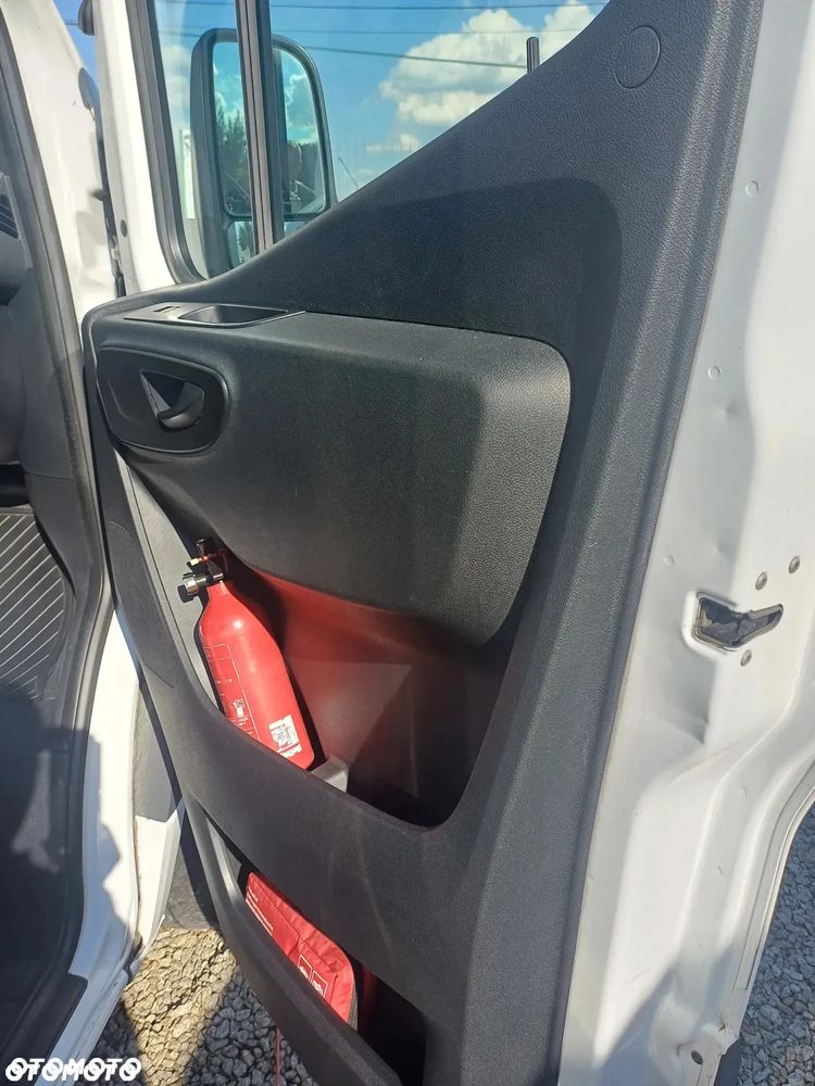 Mercedes-Benz Sprinter - 26