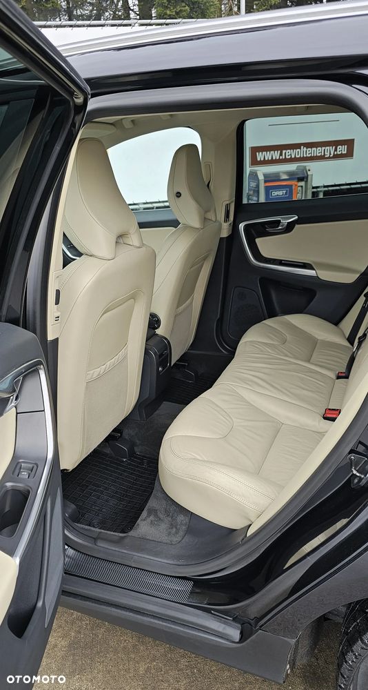 Volvo XC 60 D5 AWD Momentum - 7