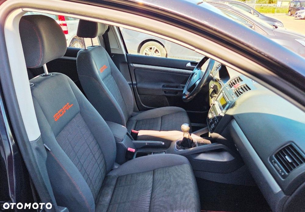 Volkswagen Golf - 9