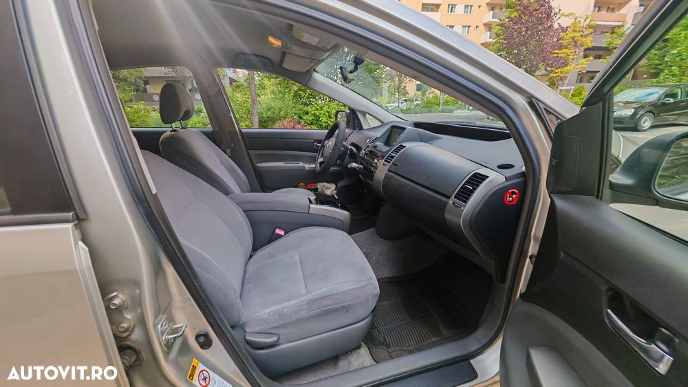 Toyota Prius (Hybrid) Executive - 21