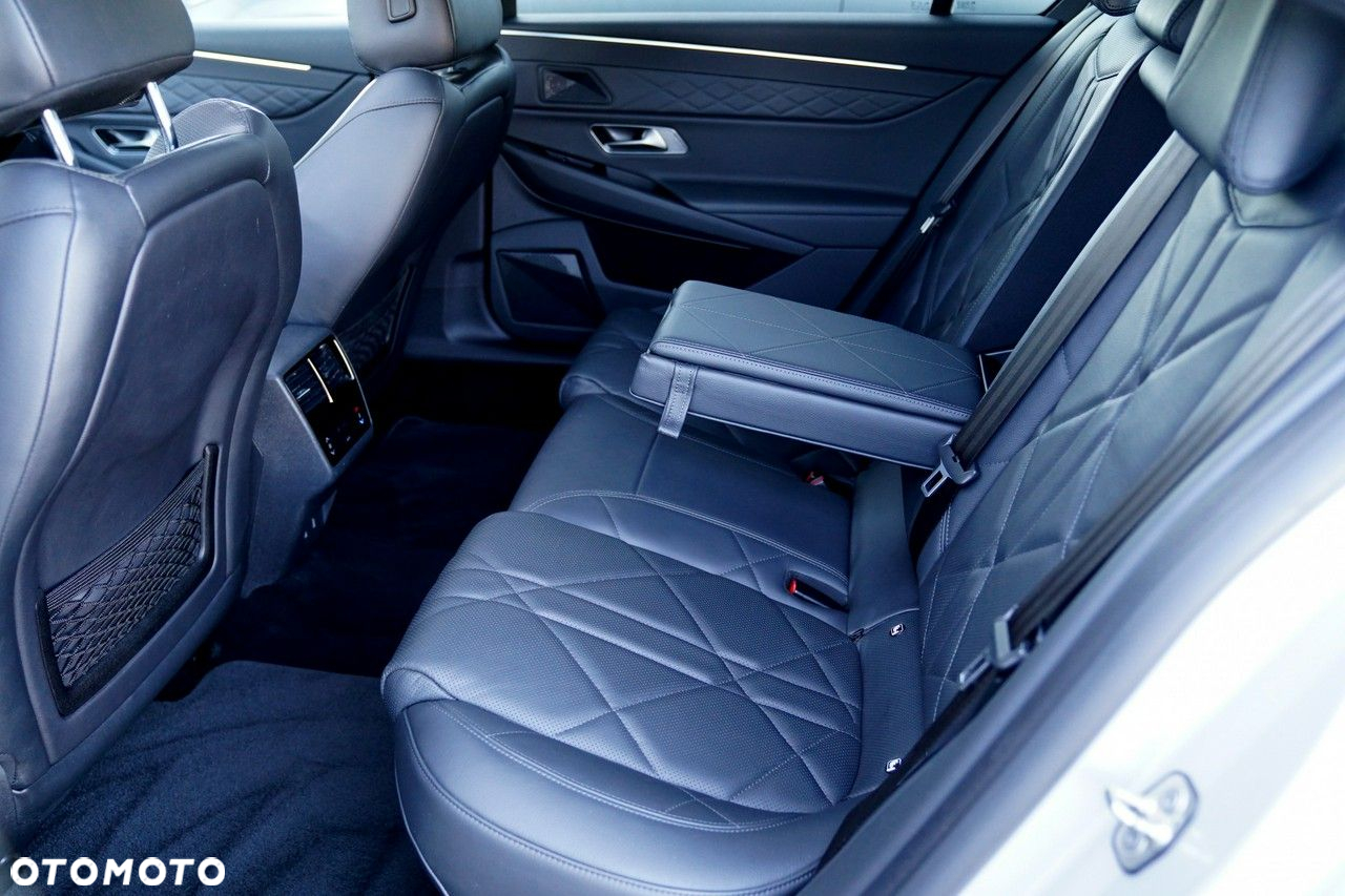 DS Automobiles DS 9 - 18