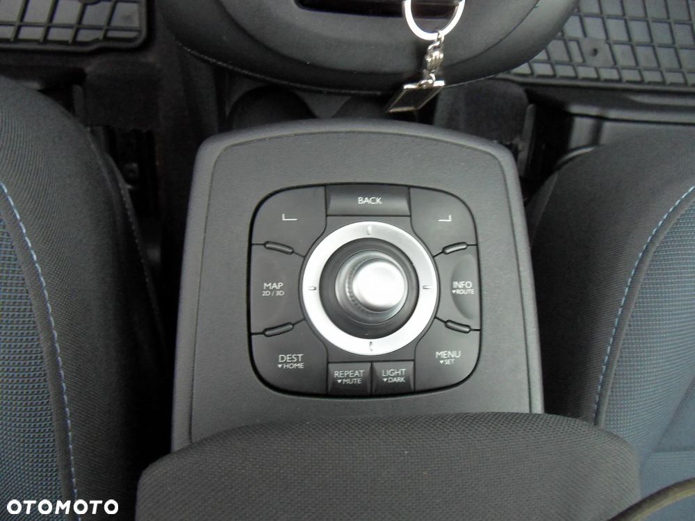 Renault Scenic 1.9 dCi Emotion - 21