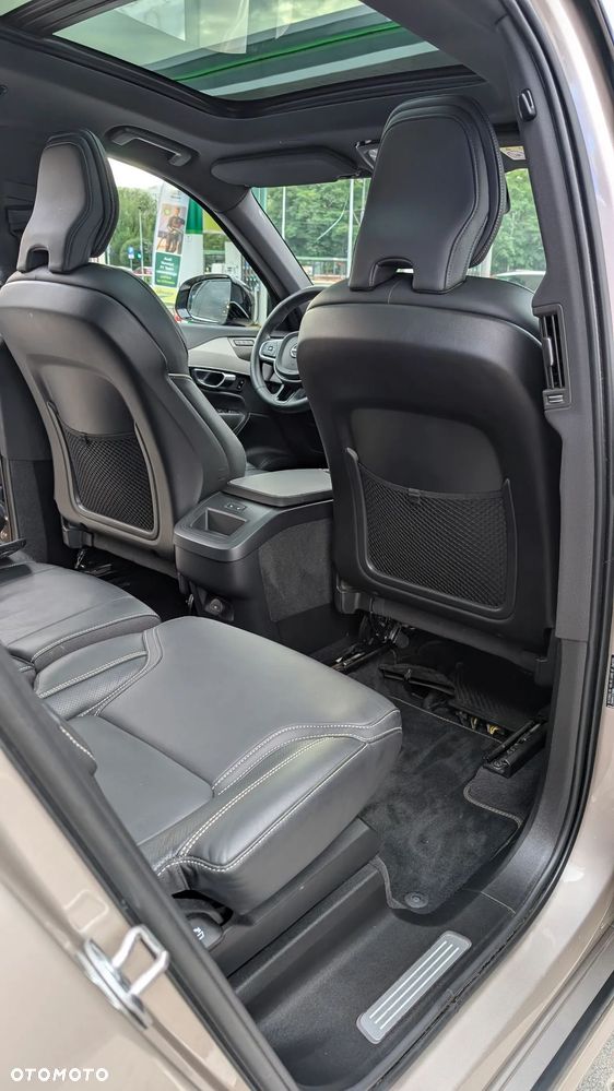 Volvo XC 90 B5 D AWD Ultimate Dark 7os - 35