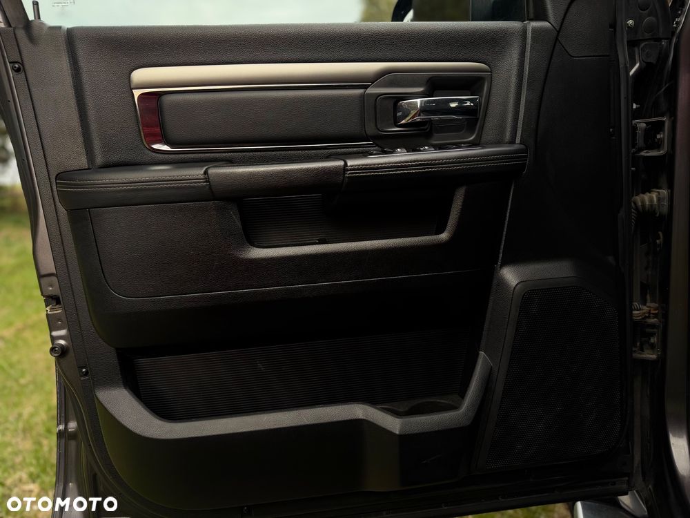 Dodge RAM 5.7 4x4 - 14