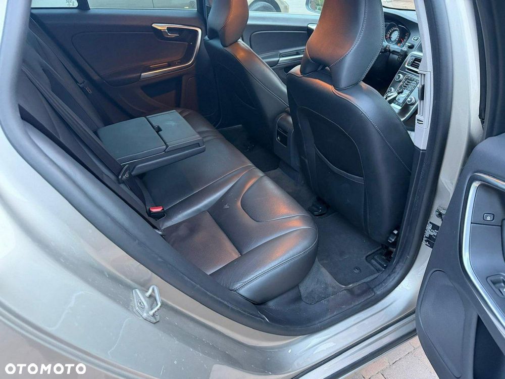 Volvo V60 D3 Momentum - 15