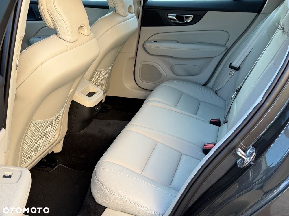 Volvo V60 B4 B DKG Inscription - 36