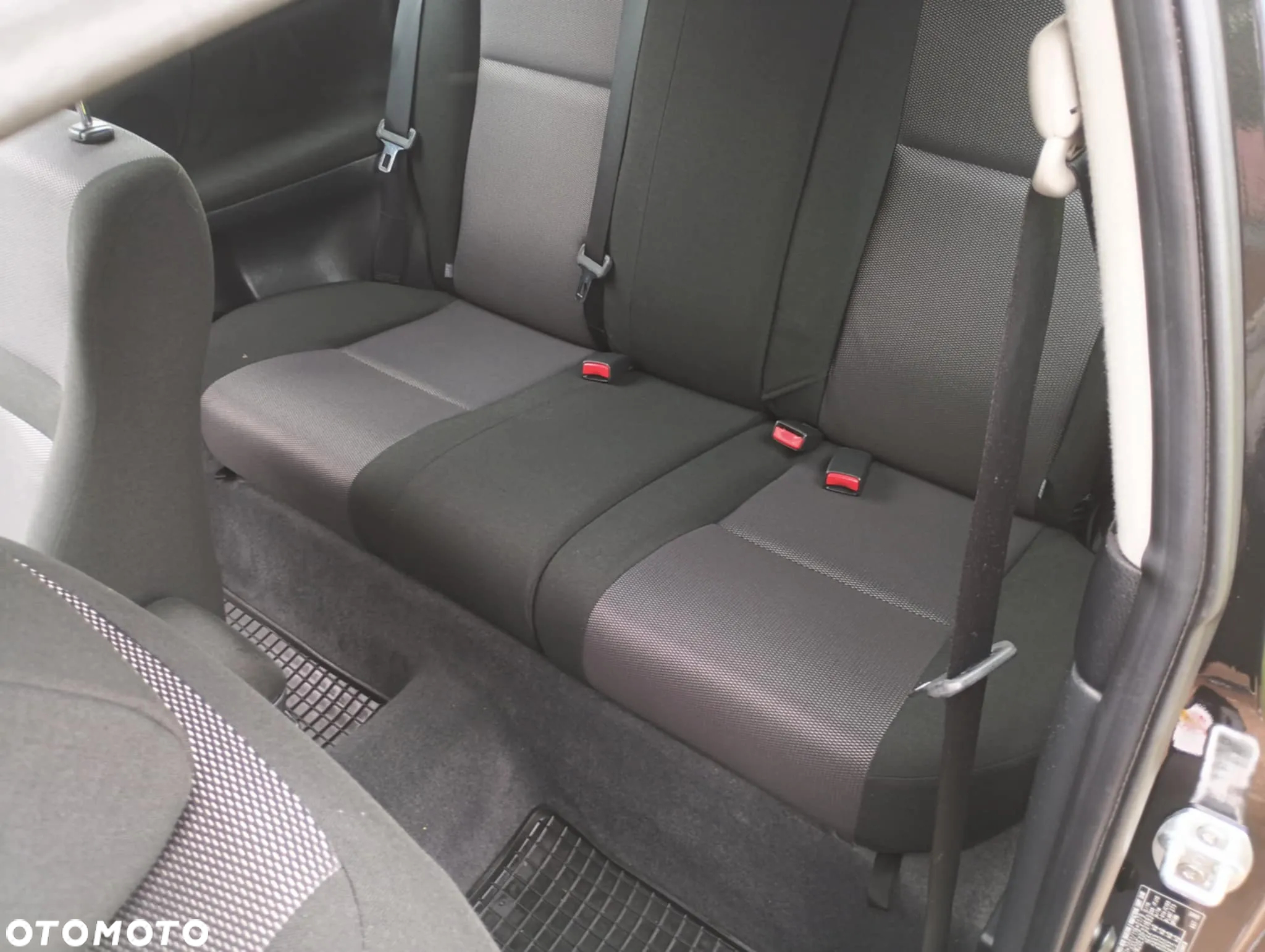 Toyota Corolla - 10