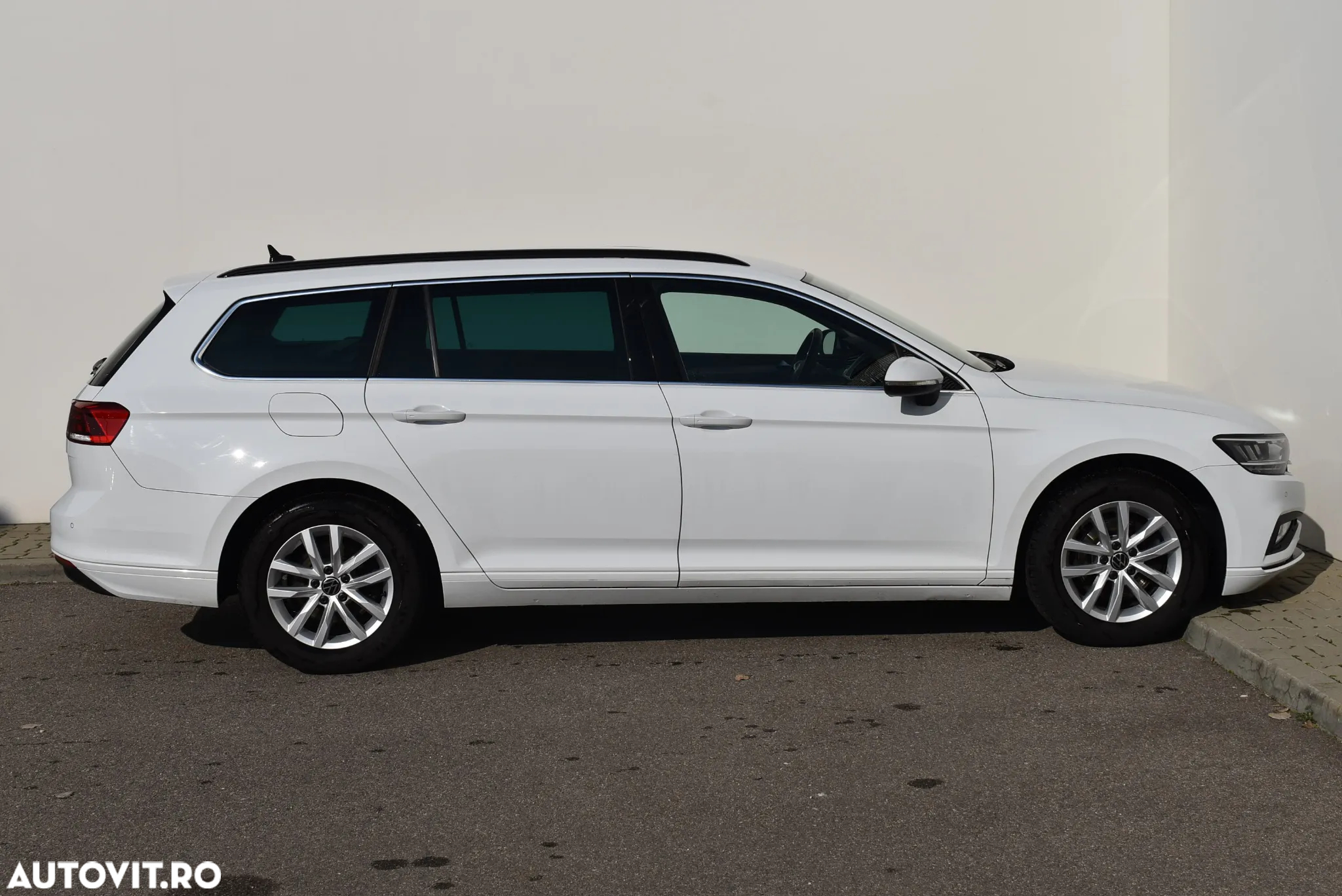 Volkswagen Passat Variant 2.0 TDI DSG (BlueMotion Technology) Comfortline - 4