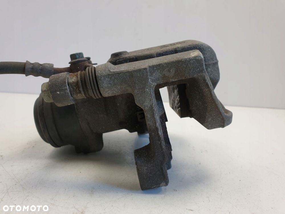 Santa Fe IV 2.2 CRDI PRAWY TYLNY ZACISH HAMULCOWY - 7