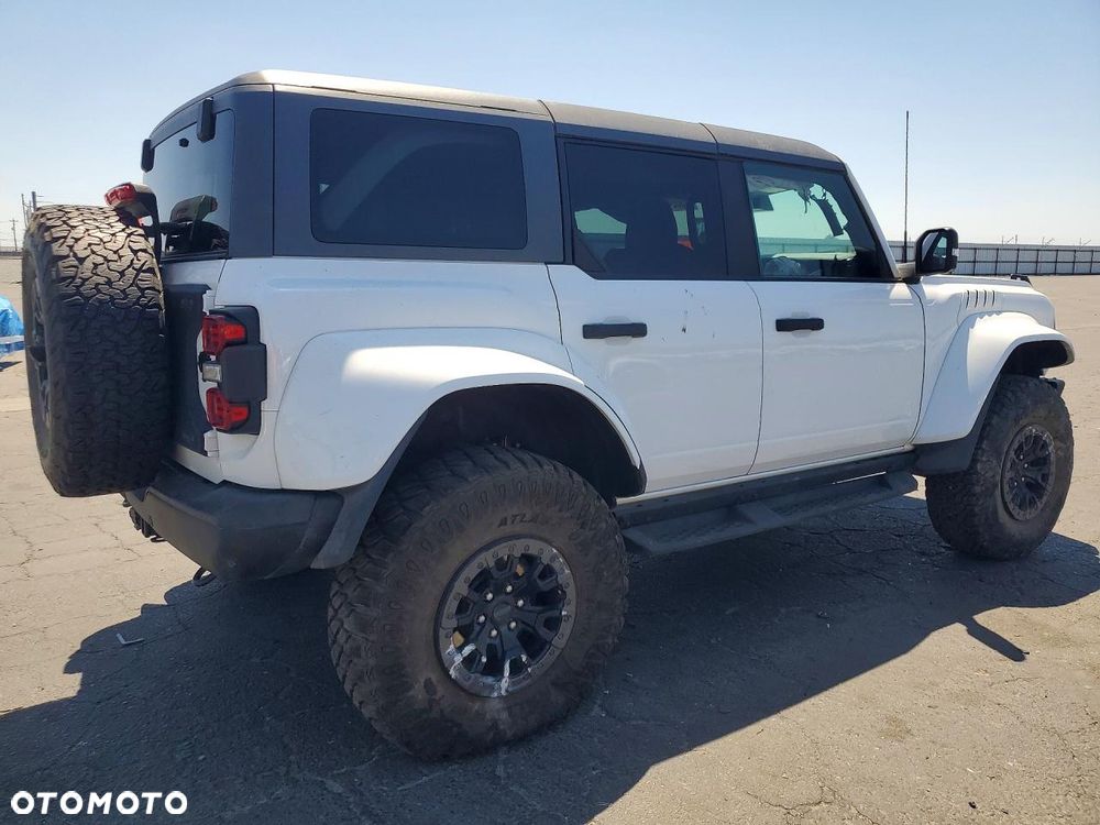 Ford Bronco - 4