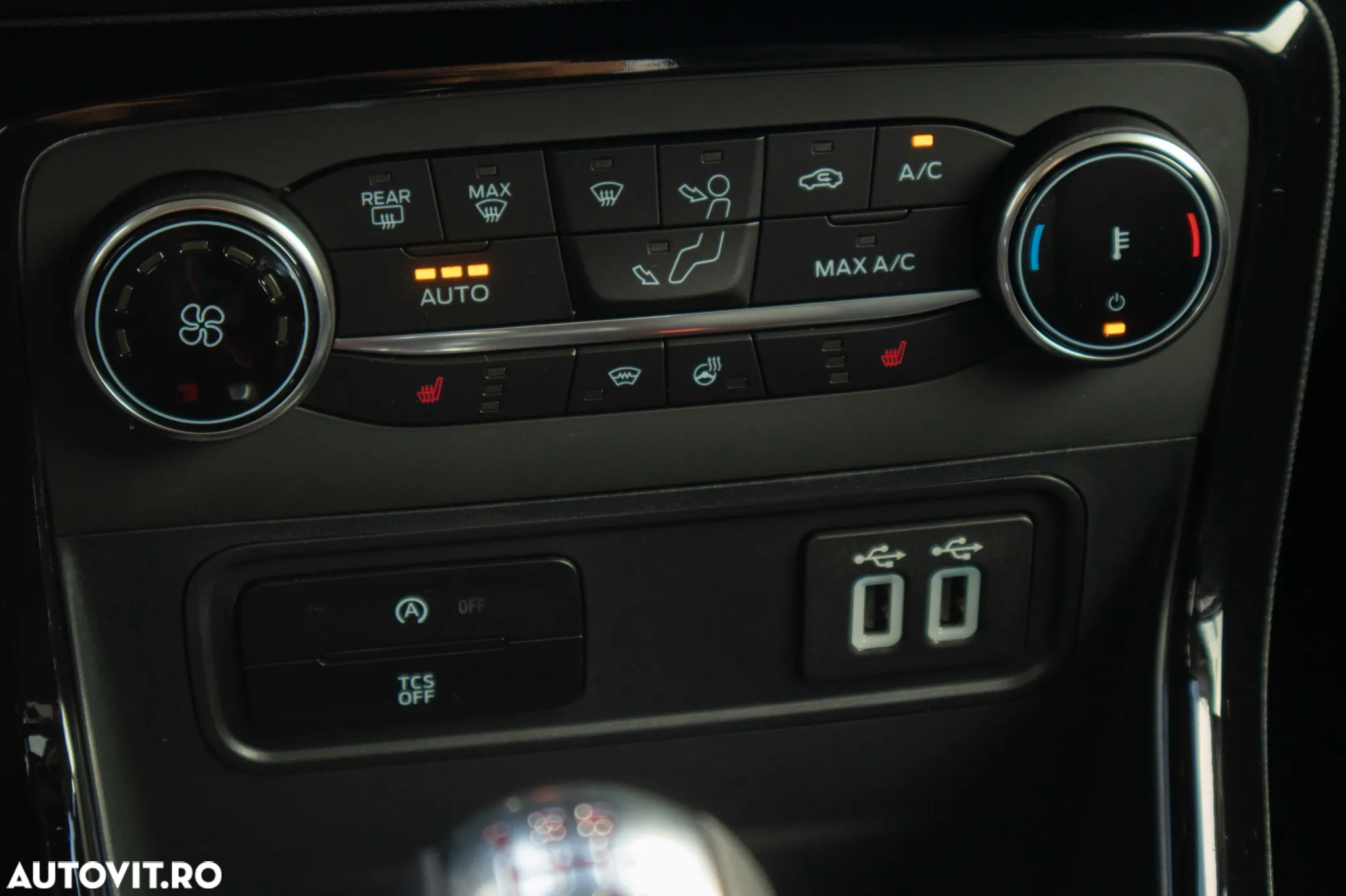 Ford EcoSport - 32