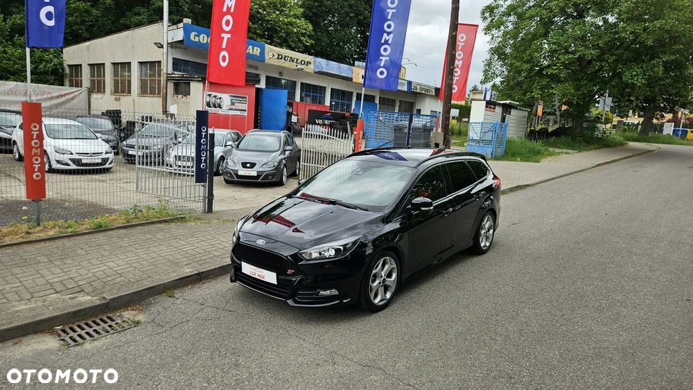 Ford Focus 2.0 EcoBoost ST mit Leder-Sport-Paket - 18