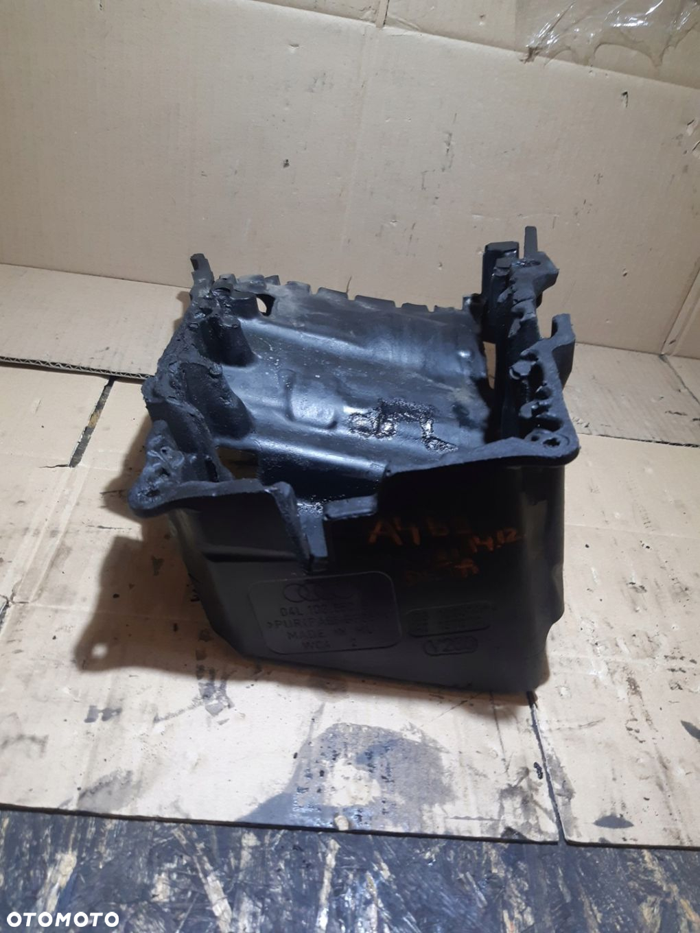 AUDI A4 B9 2.0 TDI WYGŁUSZENIE OSŁONA MISKI OLEJOWEJ 04L103660G - 3