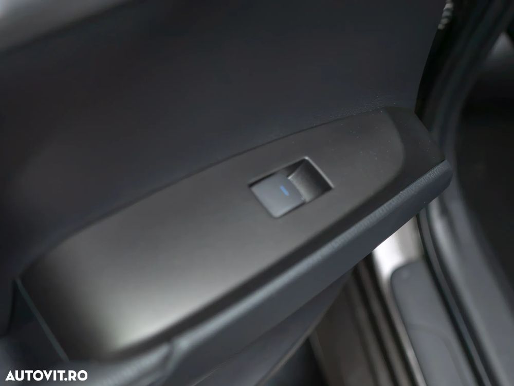 Toyota Camry 2.5 Dynamic - 24