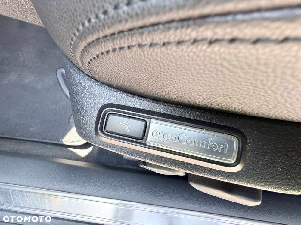 Volkswagen Passat 2.0 TDI BMT Highline DSG - 28