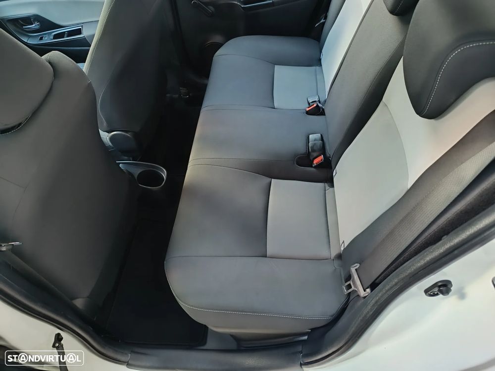 Toyota Yaris 1.5 HDF Comfort - 17