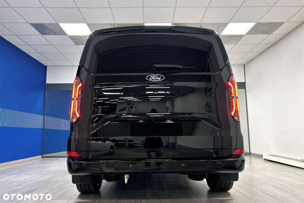 Ford Tourneo Custom - 6