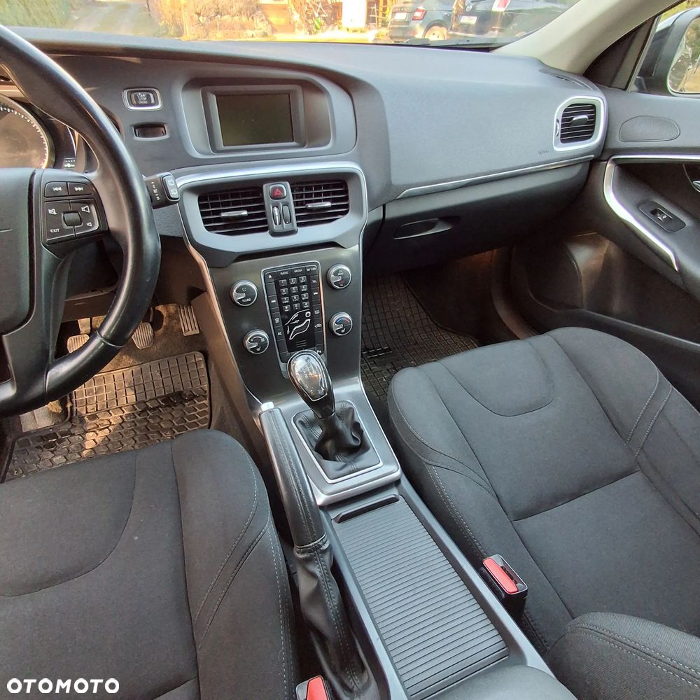 Volvo V40 D2 - 15