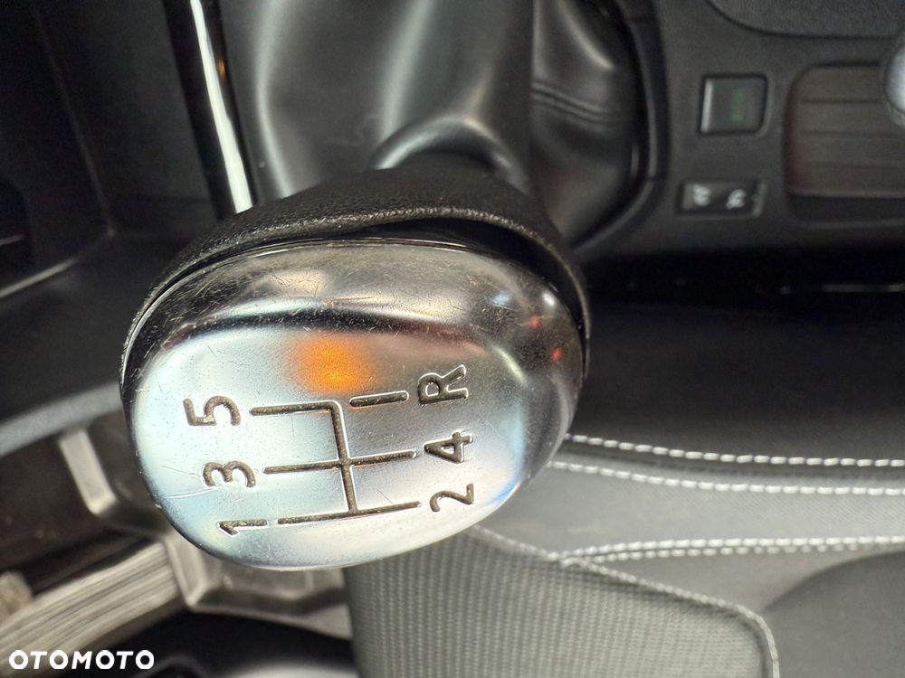 Renault Clio - 23