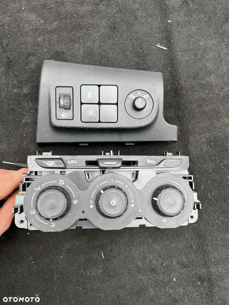 Peugeot 301 - RADIO, Klimatronik, Panel sterowania lusterek - 98049164 - 7