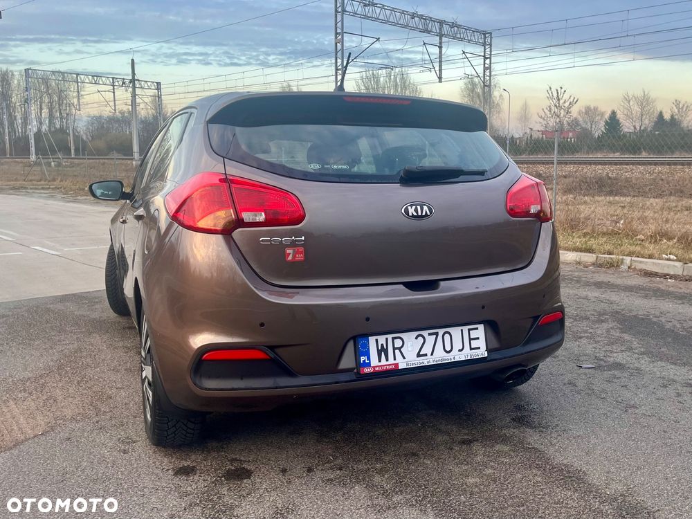 Kia Ceed 1.6 GDI L - 10