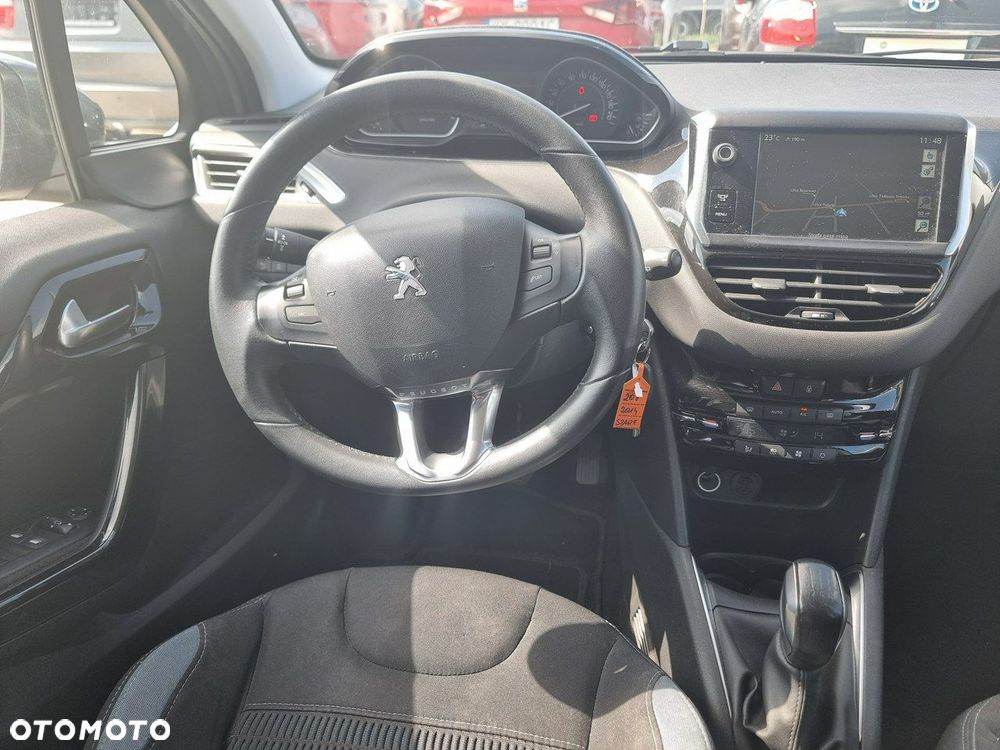 Peugeot 208 - 14