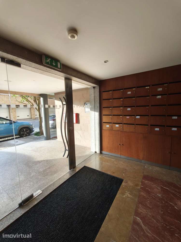 T3 com varanda, garagem e jardim em Ermesinde - Grande imagem: 2/3
