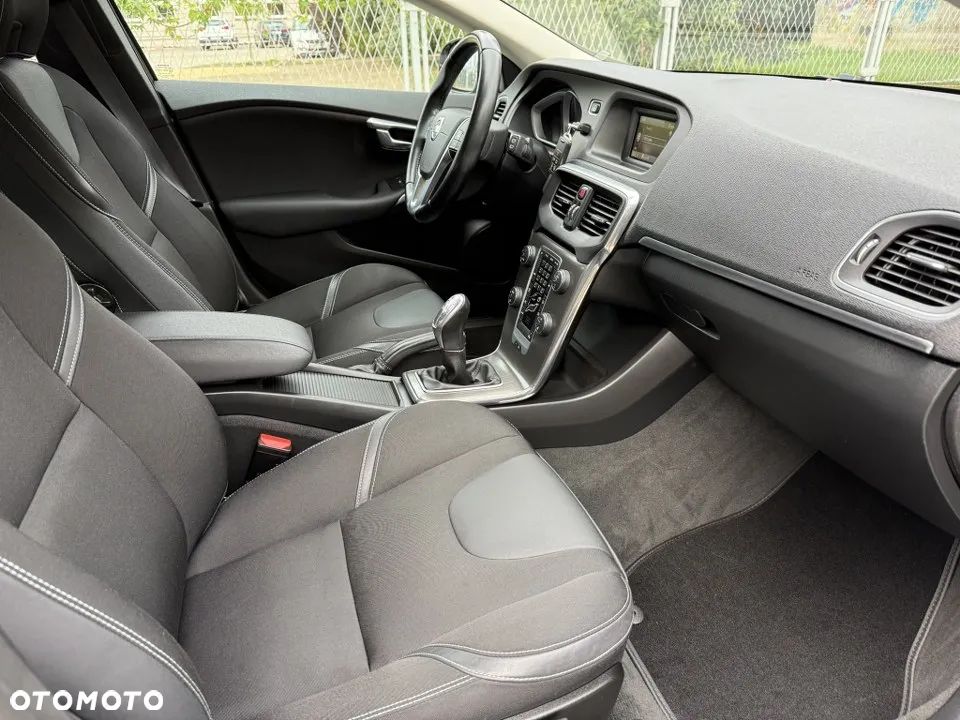 Volvo V40 T3 Momentum - 31