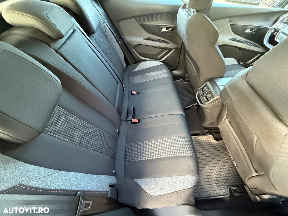 Peugeot 3008 PureTech 130 Stop & Start GPF EAT8 Allure - 24