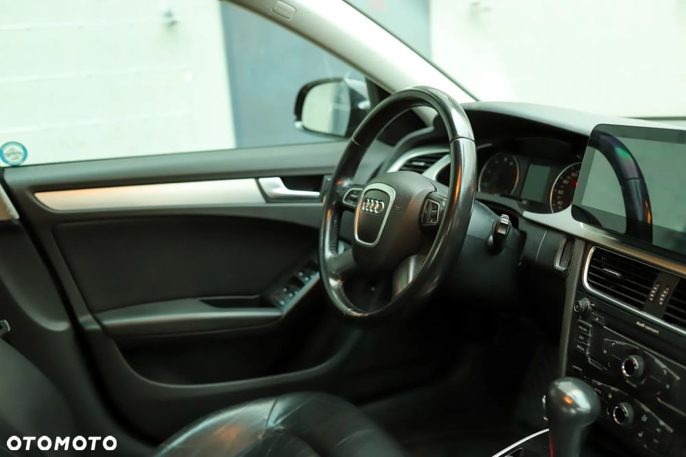 Audi A4 Limousine - 11