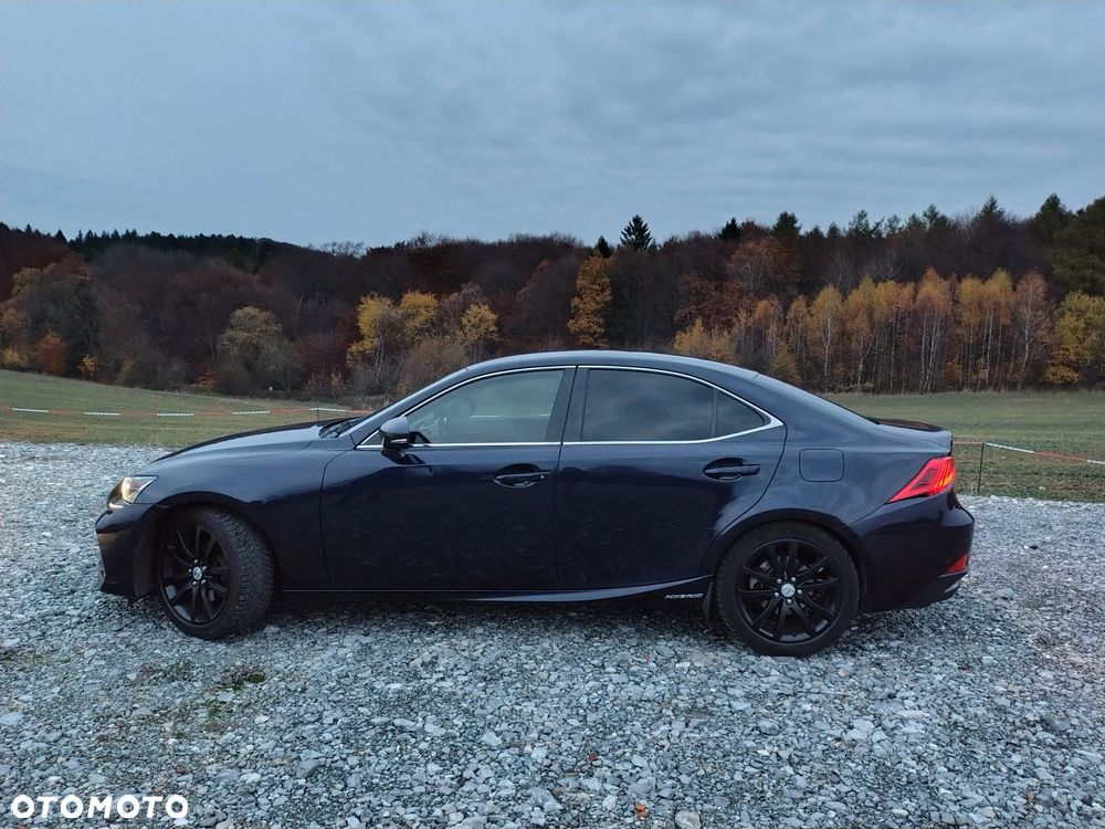 Lexus IS 300h Elegance - 1