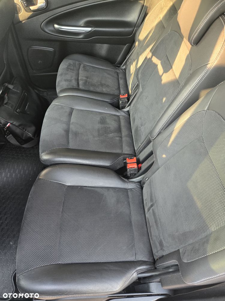 Ford S-Max 2.2 TDCi Titanium - 15