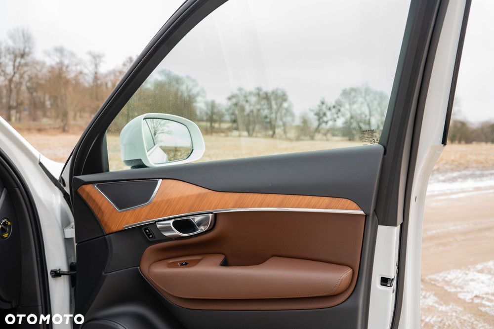 Volvo XC 90 B5 D AWD Momentum - 21