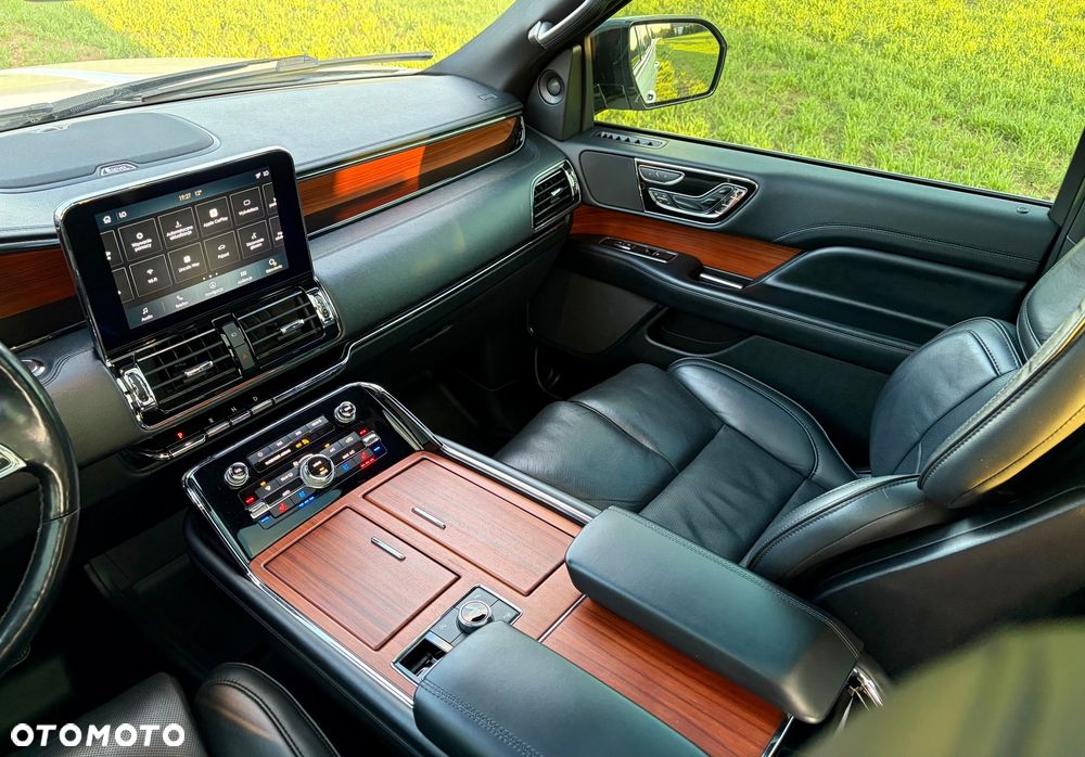 Lincoln Navigator - 17