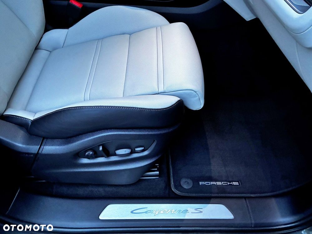 Porsche Cayenne 2024
