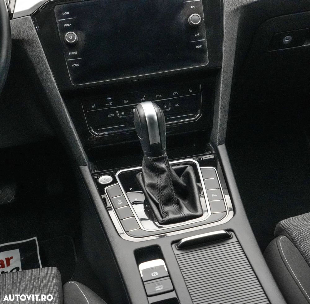 Volkswagen Passat 2.0 TDI DSG Comfortline - 18