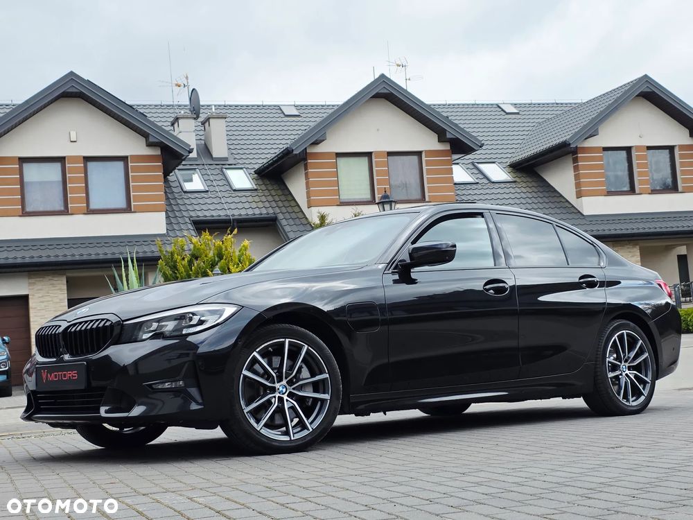 BMW Seria 3 330e Sport Line - 29