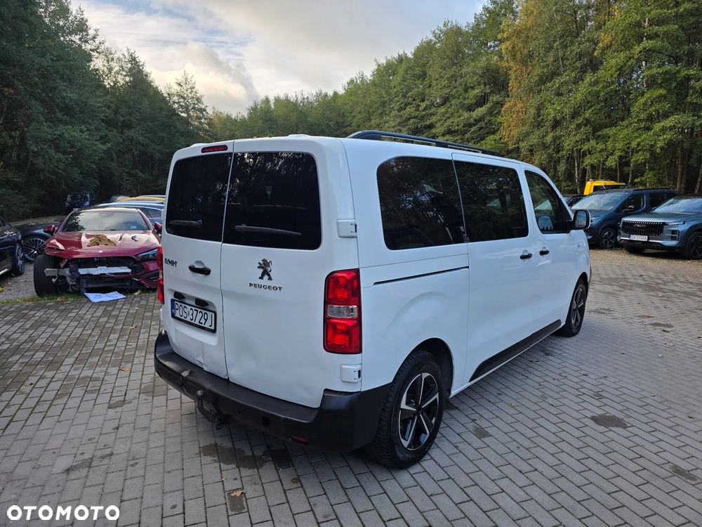 Peugeot Traveller 2016
