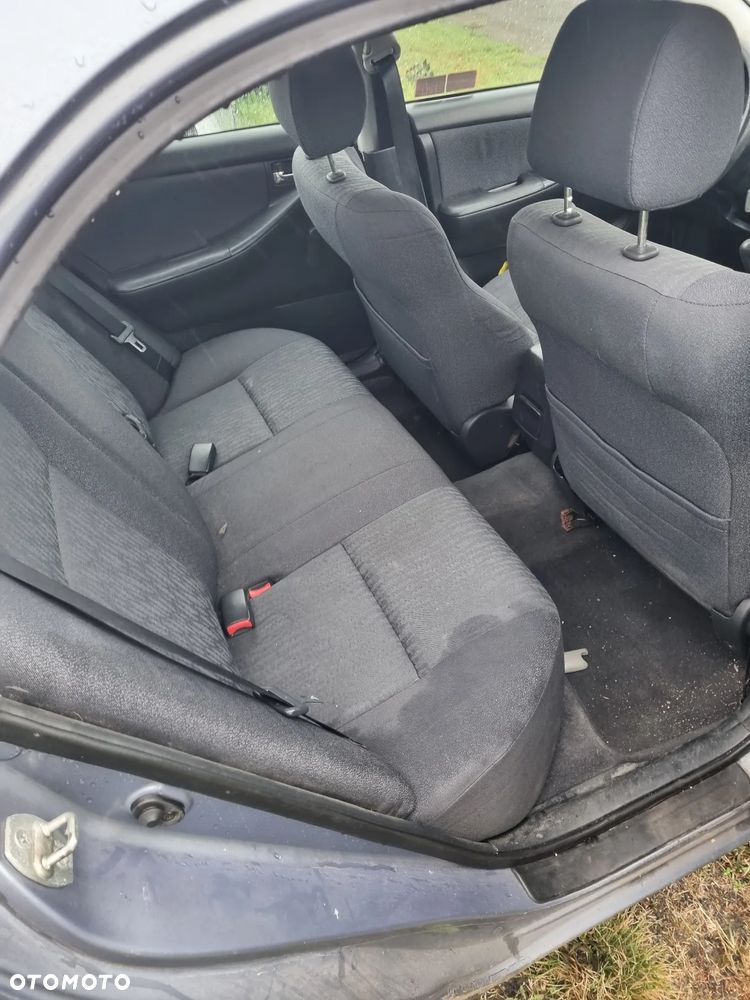 Toyota corolla e120 sedan 2003R lakier 8Q3 1.6 vvti 16v na czesci - 5