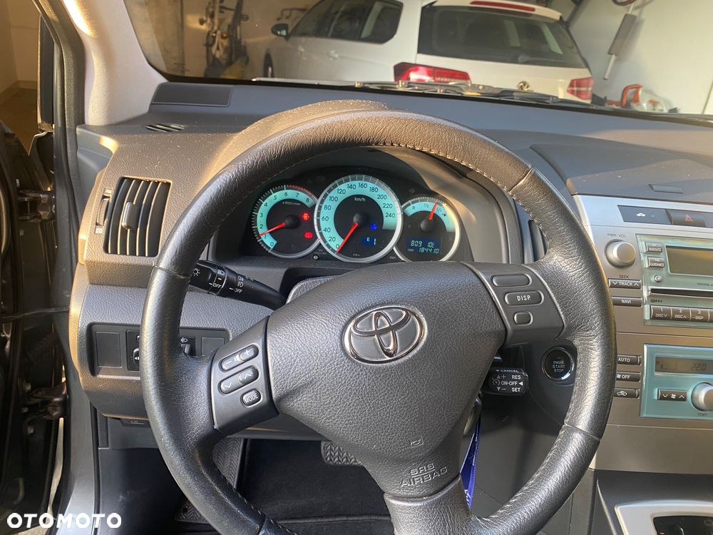 Toyota Corolla Verso - 3