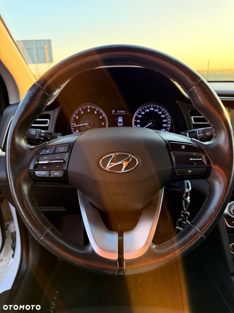 Hyundai Elantra 1.6 Style - 17