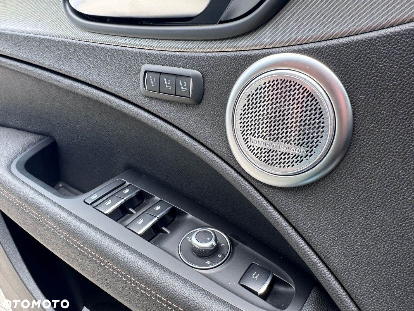 Alfa Romeo Stelvio - 14