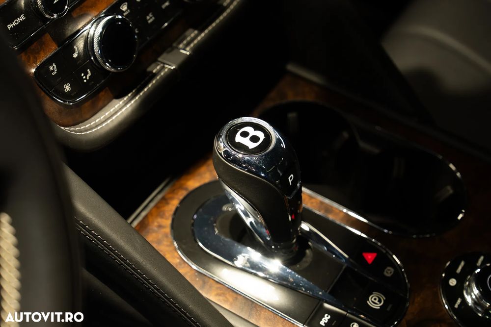 Bentley Bentayga Azure - 16