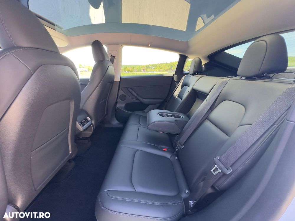 Tesla Model Y Long Range Dual Motor AWD - 15