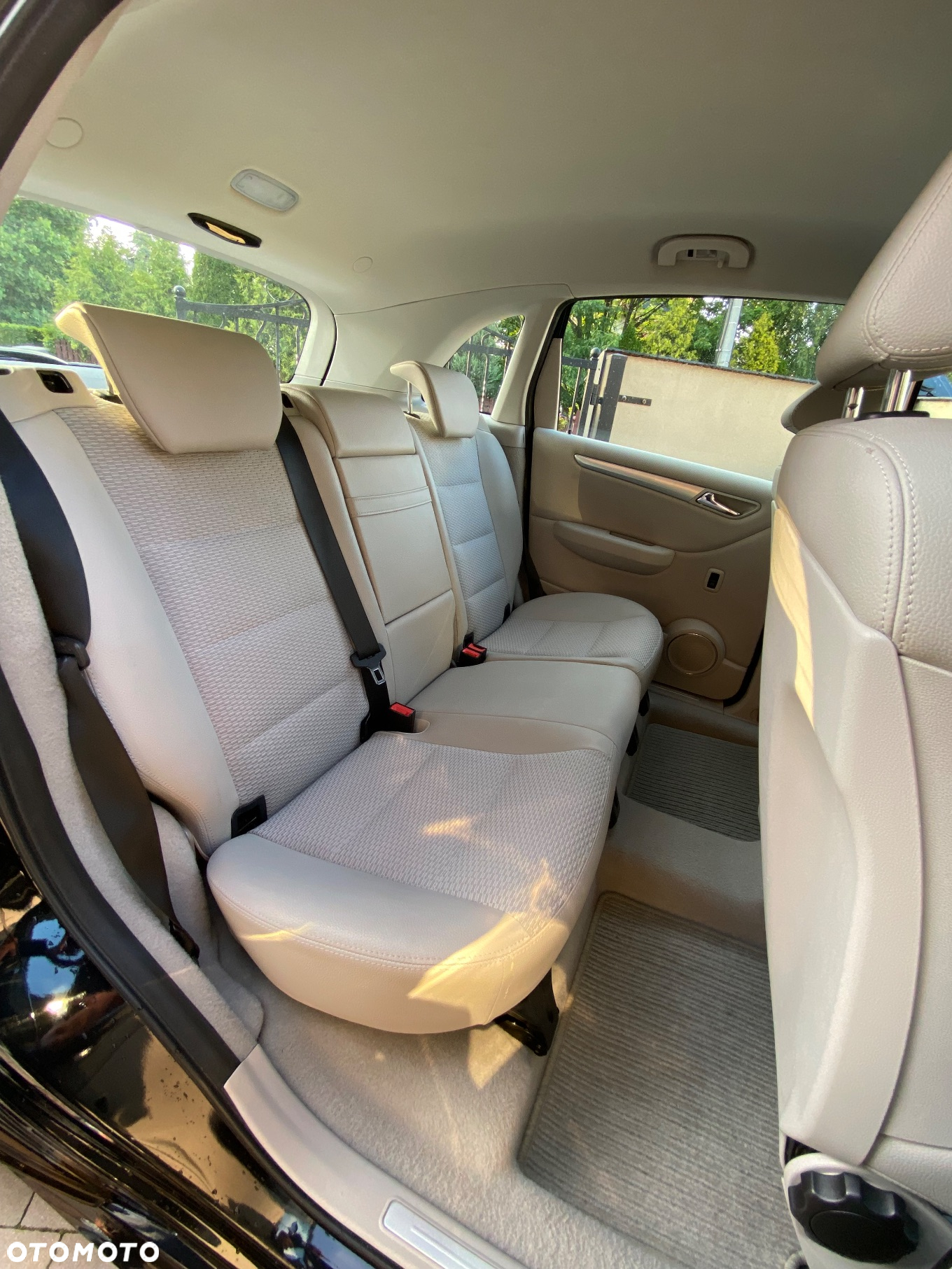 Mercedes-Benz Klasa B 200 CDI Autotronic Grand Edition - 36
