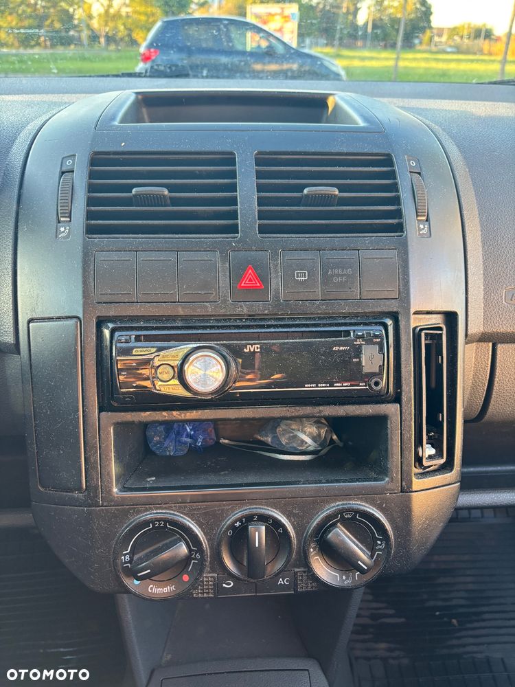 Volkswagen Polo - 8