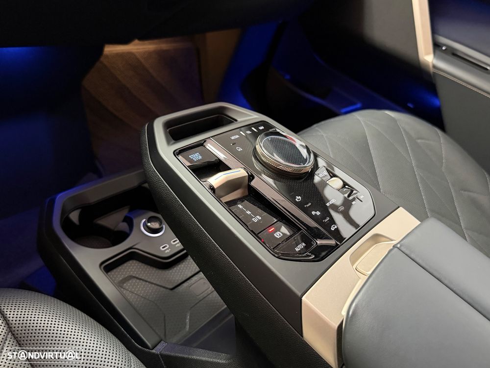 BMW iX xDrive 50 Pack Desportivo - 10