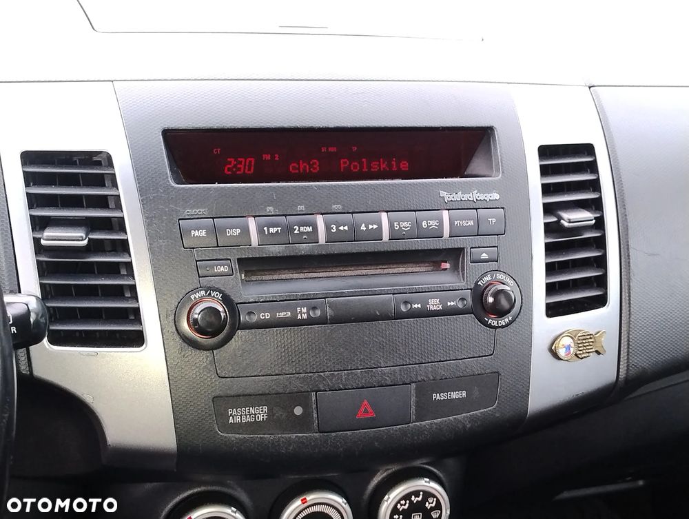 Mitsubishi Outlander - 12