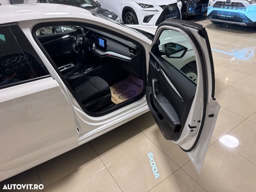 Skoda Octavia 2.0 TDI DSG First Edition - 10