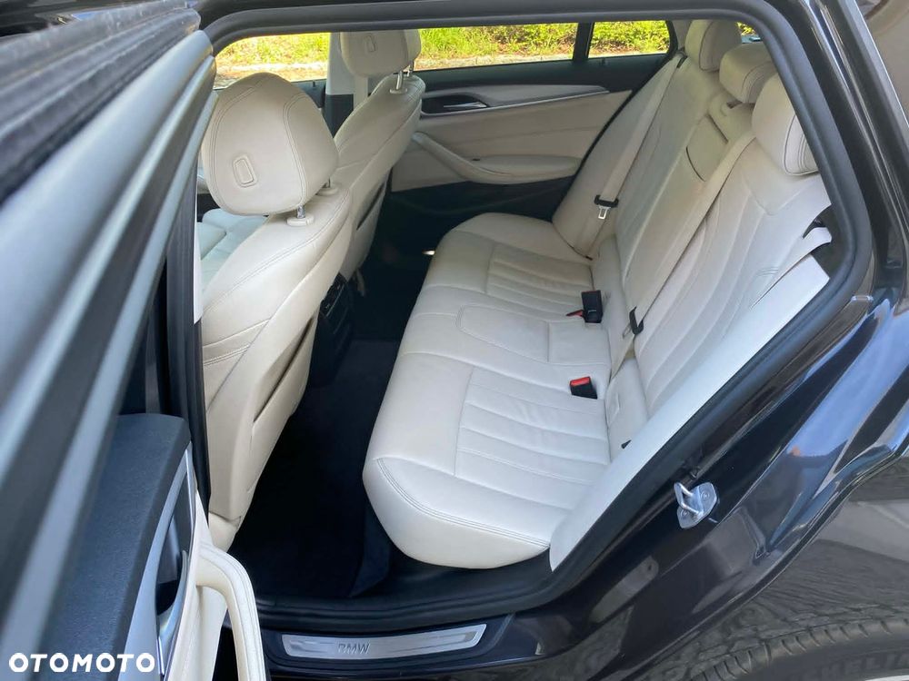 BMW Seria 5 520d Luxury Line - 27
